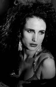 Andie Macdowell Pictures At Fanpix Net Portrait Celebrity Portraits Famous Faces