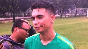 Ask anything you want to learn about nadeo argawinata by getting answers on askfm. Nadeo Argawinata Ingin Menyerap Ilmu Kiper Hendro Kartiko Tribunnews Com Mobile
