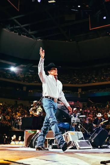 Nothing quite like a loud and proud Texas crowd! George Strait is back at  the Moody Center ATX tonight. Additional tickets just released at  georgestrait.com. 📸 : Justin Cook