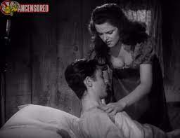 Naked Jane Russell in The Outlaw < ANCENSORED