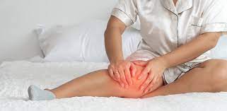 People may find relief from their knee pain by using ice packs, heat packs, or heating pads. How To Relieve Knee Pain At Night 10 Treatments Arizona Pain
