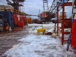 Memetik laporan mingguan malaysia, pekerja di pelantar minyak tersebut terputus hubungan dengan darat. Gaji Pekerja Offshore Oil Gas