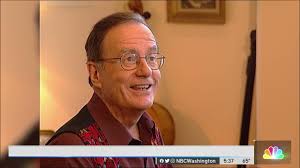 Political Satirist Mark Russell Dies at 90