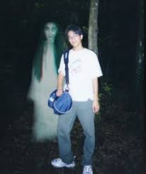 Siapa sudah masuk page ini memang wajib like page ini ok kalau anda x like anda akan dihantui buat selama selamanya x x. Disambar Langsuir Sebab Bersiul Dalam Hutan 9 Lagi Hantu Malaysia Yang Menyeramkan Soscili