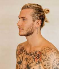 Insgesamt 153 stockfotos & bilder zum thema sophia thomalla loris karius stehen zum lizenzieren zur verfügung. Karius Goes Out With The Third Most Beautiful Woman In The World The Battle Of Tattoos Besiktas Goalkeeper Loris Karius On Loan From Marca English