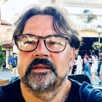 600+ "Edwin ,,," profiles