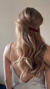 Modern Beehive Hairstyle Tutorial