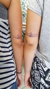 62 Tatouages Couples Sont Bon Et Romantiques Page 29 De 62 Tattoos Tatouage Amitie Tatouages Bff Tatouage
