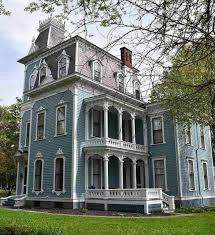Pin By Elisabeth Lajoie On Victorian Homes Victorian Homes Old Victorian Homes Victorian Style Homes