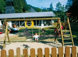 15 € — gesamtkosten für das gerüst ca 460 € 3. Spielgerate Schaukel Rutsche Spielturm Wippe Sandkasten Holz Im Garten Kinderspielplatze Kindergarten Freizeit Parks Braun Wurfele