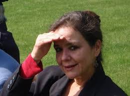 Sarah Hewins's Instagram, Twitter & Facebook