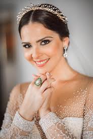 Be bold. Be daring. Be unforgettable. 👑 #realbride Photography: Wedding  Mafia Photography Dress: HARRY ROBLES