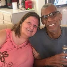 Are poodles' tails often docked and why?