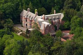 1917 Tudor Lake Forest Il 12 000 000 Old House Dreams Lake Forest Mansions Lake