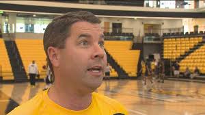 Towson extends contract with Skerry
