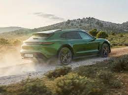 The porsche taycan cross turismo will carry a starting price tag of $90,900 in 4 cross turismo form, not including the $1,350 destination fee. Batterie Porsche Zeigt Zweites Taycan Modell Cross Turismo Springerprofessional De
