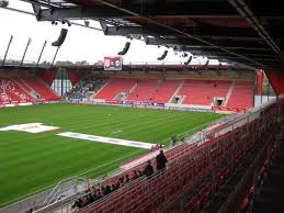 Regensburg orta çağ kentinde yer alan bu otel, modern ve şık odalar sunmaktadır. Jahnstadion Stadion In Regensburg