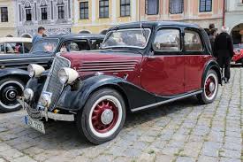 Image result for Brun Cannelle 1982 Renault