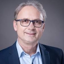 Dankerfüllt blicke ich auf 2023 zurück, wobei mein Highlight definitiv bei  dem Abschluss meines Master-Studiums liegt.