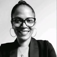 90+ perfiles de «Claudia»