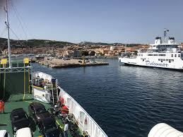 La Maddalena, aumenta il costo dei traghetti: la Regione aggiorna le tariffe