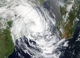 De destruição provocado pelos ventos. Tropical Storm 21s Cyclone Guambe Afriwx