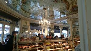 Au Petit Versailles Du Marais Lettre De Paris
