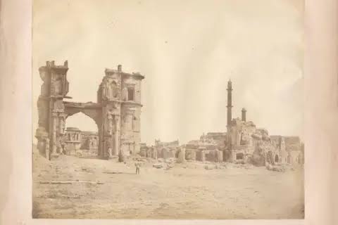 The earliest pictures capturing the art and beauty of Indian monuments