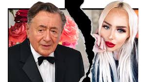 Jedes jahr wird der unternehmer richard lugner von einem prominenten gast begleitet. Aus Und Vorbei Richard Lugner Blockiert Telefonnummer Von Dsds Star Lydia Kelovitz Stars