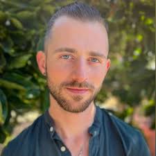 Our favourite crazy, awesomely funny and amusingly unconventional teachers  are back. And they are back with a vengeance. If you want a comprehensive  resource for Kalotaszegi material this is the master course