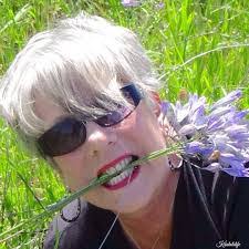 Lori Register's Instagram, Twitter & Facebook