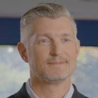 Ray Dinsmore's Instagram, Twitter & Facebook