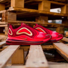 Nike Air Max 720 Gs Crimson Gold Available In Buzz Product No Aq3195 600 W Buzzsneakerstation Nikeairmax720 Sneakerst Nike Air Air Max Nike Air Max
