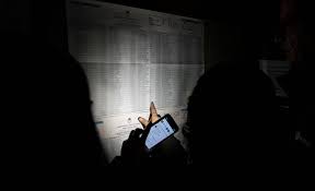 Hizo brillar su arma, un paladín de la injusticia. El Gobierno Argentino Promete Que El Apagon No Volvera A Repetirse Argentina El Pais