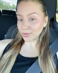 Sophia Valle's Instagram, Twitter & Facebook