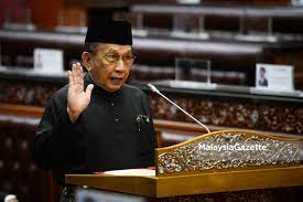 Lima senator ahli dewan negara yang baharu. Rais Yatim Dilantik Ydp Dewan Negara Thevoice