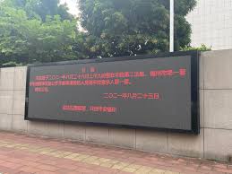 所有人都对吴谢宇好奇。 2016年2月14日，吴谢宇舅舅连同警方，踹开了大门背后的罪恶。 吴谢宇母亲的惨况。 案发现场的诡异。 吴谢宇3年的离奇逃亡。 Dlgawnmvmsxnwm