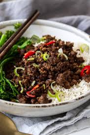 Add the rest of the ingredients except for the carrots, cornstarch and spring onions and bring to a simmer, cover pot with lid and turn the heat to low. Crispy Asian Chilli Beef Mince Easy Weeknight Diner Sugar Salt Magic