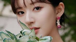 Lucy Zhao's Instagram, Twitter & Facebook