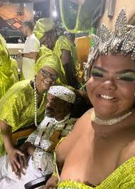 Cotada como participante de 'A fazenda', Flora, filha de Arlindo Cruz, é  influenciadora, formada em Design de Moda e foi mãe aos 16