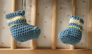 Hand knit initials blanket, hand knit pillow and hand knit chevron blanket. Ravelry Boutchou Baby Booties Pattern By Knitting With Chopsticks