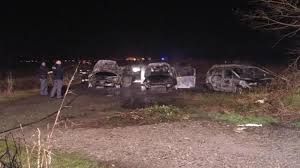 Un commando di almeno otto persone ha esploso numerosi colpi di arma da fuoco e ha. Assalto A1 Il Video Del Portavalori E Delle Auto Incendiate Corriere Tv