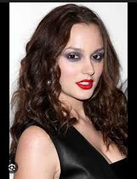 Wie kriegt Taylor diese super intensiven und krassen Make-up-Looks hin,  aber bei Leighton sieht's irgendwie komisch aus, wenn sie stark geschminkt  ist? : r/GossipGirl