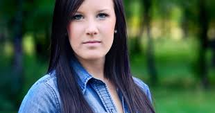 Robin Doan's Instagram, Twitter & Facebook