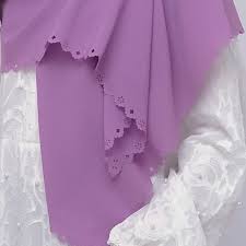 Warnanya akan langsung membuat pemakainya terlihat elok dan kalem. Harga Terbaik Jilbab Hijab Kerudung Segiempat Laser Cut Warna Ungu Lavender Shopee Indonesia