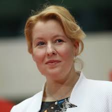 Bundesministerin für familie, senioren, frauen und jugend. Franziska Giffey Erzieher Sollen So Viel Verdienen Wie Lehrer Brigitte De