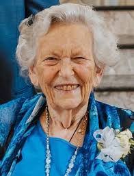 Ellen Fowler's Instagram, Twitter & Facebook