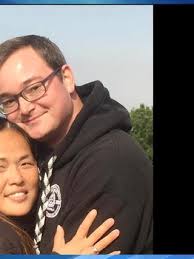 Seattle man pops question during eclipse