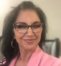 Candace Starr's Instagram, Twitter & Facebook