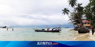 Pantai ini dikelola oleh bhakti alam dan anggotanya adalah masyarakat sekitar pantai tersebut. Terpesona Keindahan Pasir Putih Angso Duo Halaman All Kompas Com